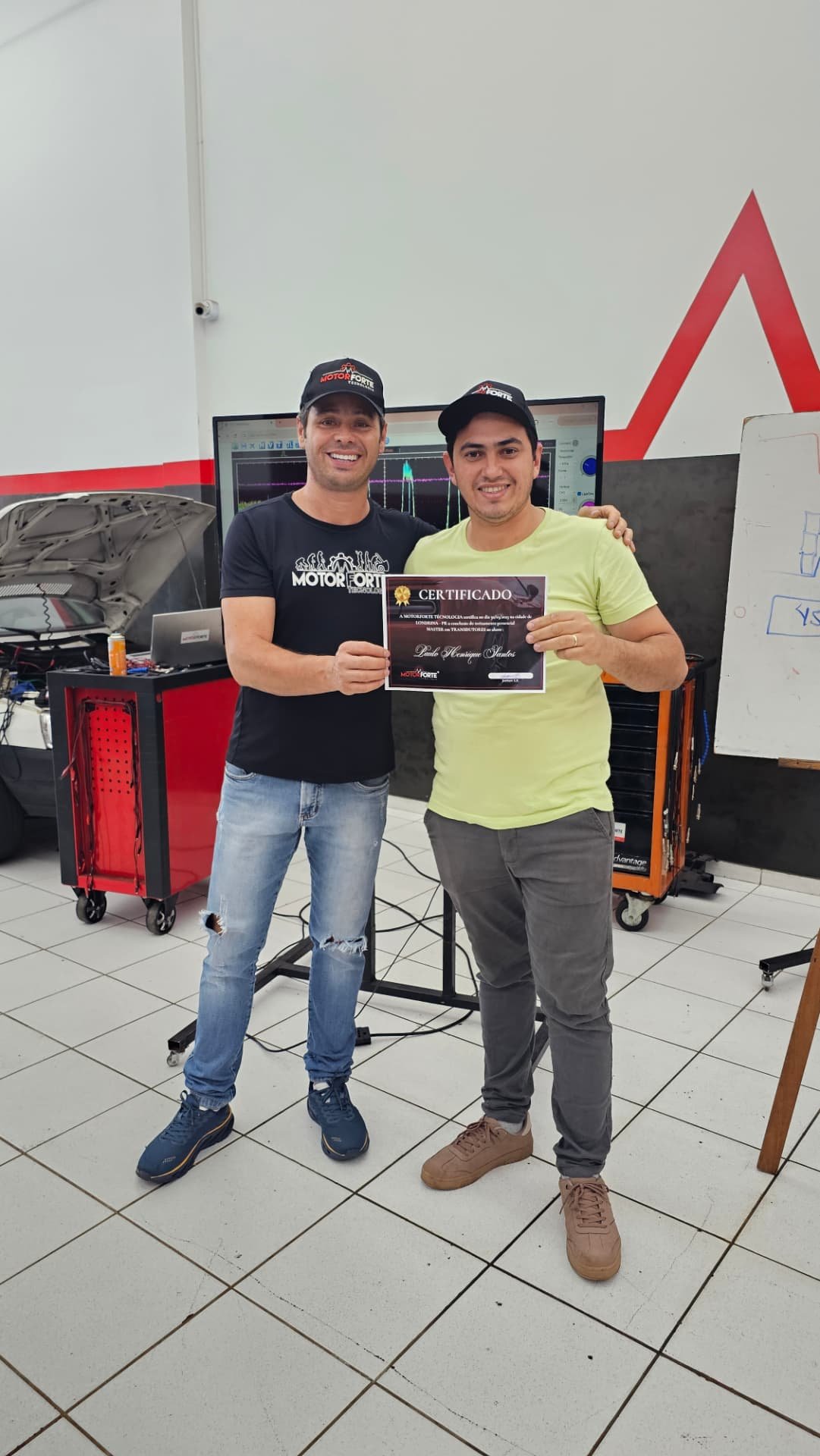 Aluno MotorForte com certificado