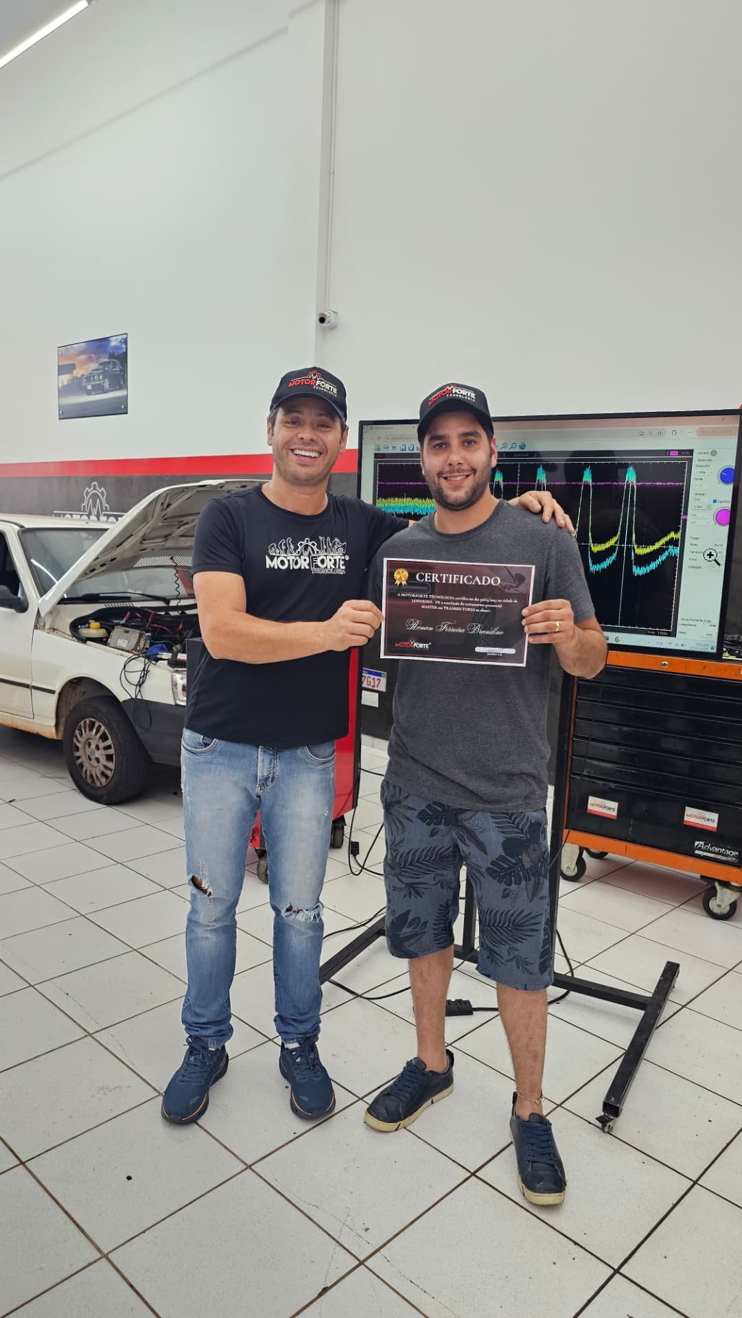 Aluno MotorForte com certificado